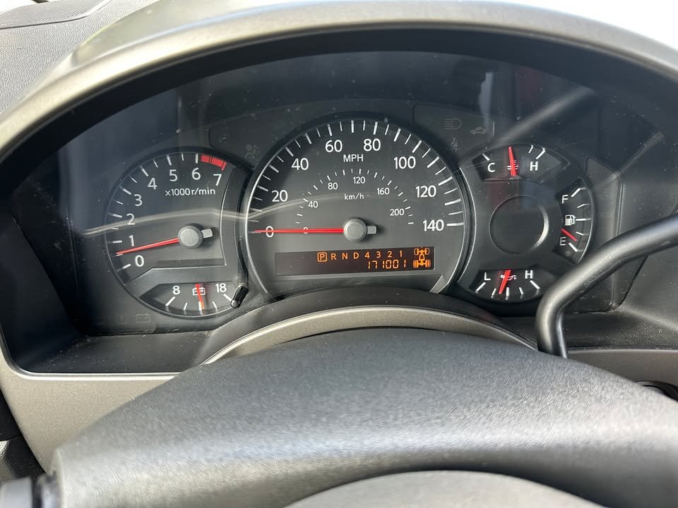 2004 Nissan Titan XE - Photo 8