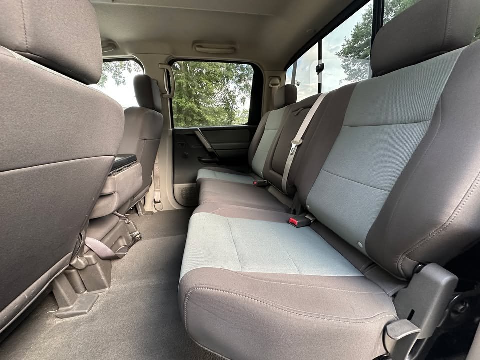 2004 Nissan Titan XE - Photo 13