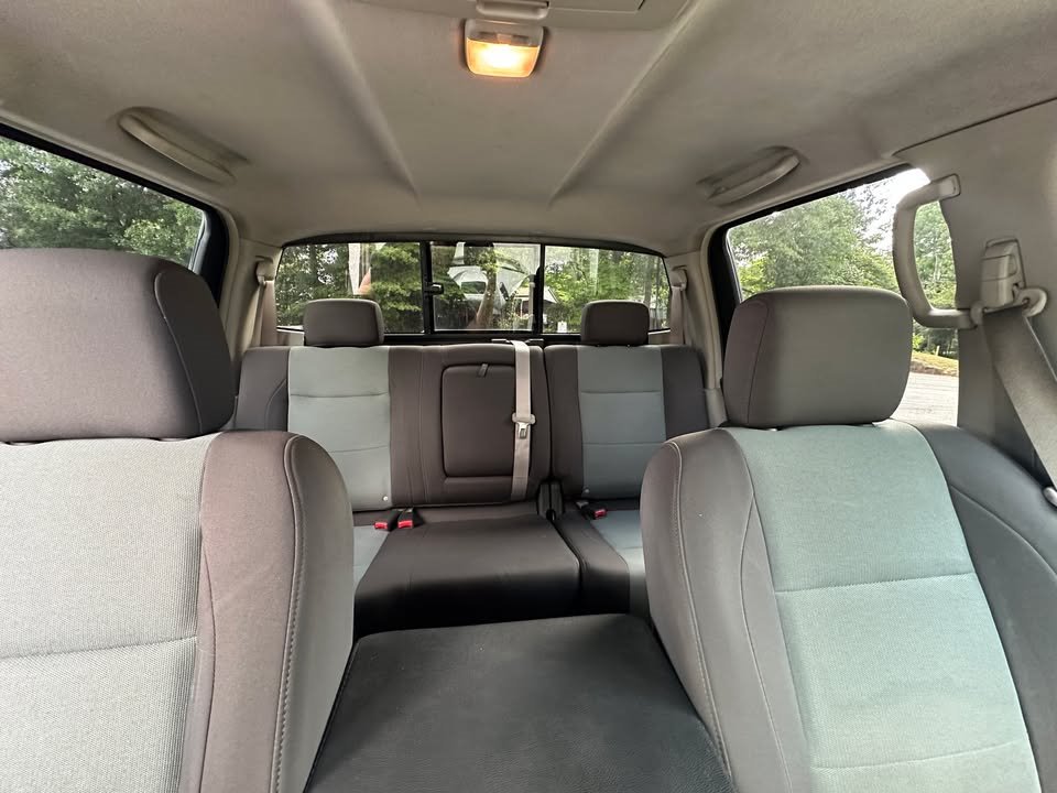 2004 Nissan Titan XE - Photo 12